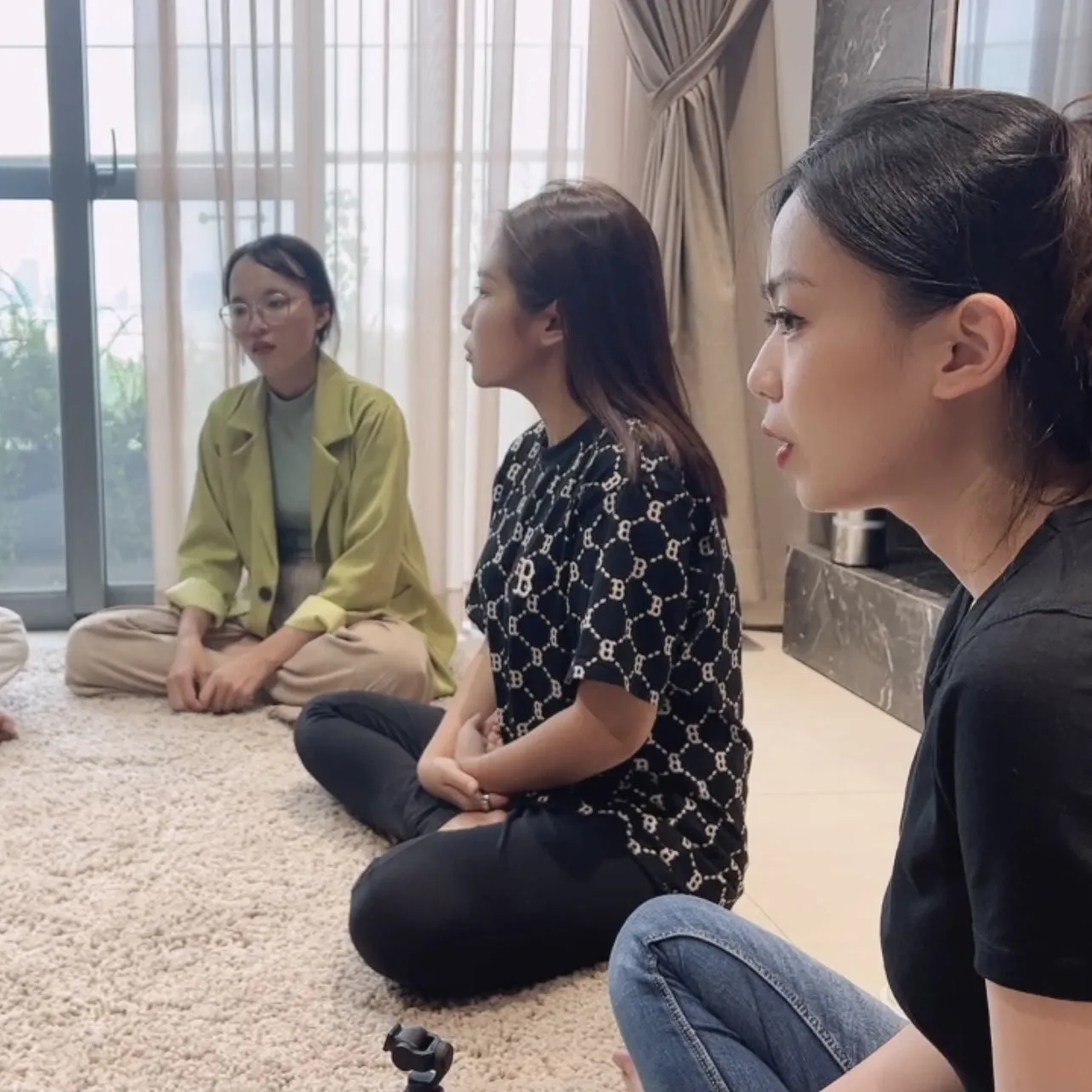 Jennie uyen chu yinyang masters đá thạch anh năng lượng luật hấp dẫn