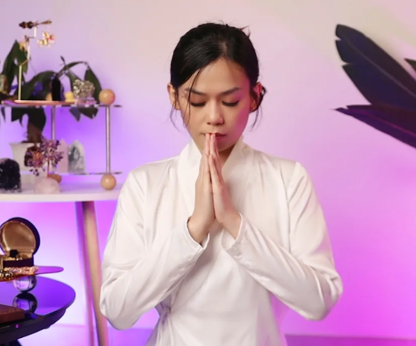 Jennie Uyên Chu chia sẻ câu chuyện cá nhân về việc không giữ được tiền lúc còn trẻ.